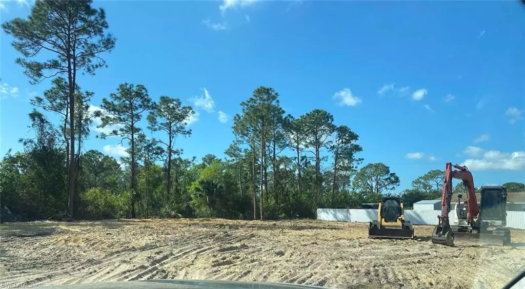 Lehigh Acres, FL 33971,201 Irving AVE N