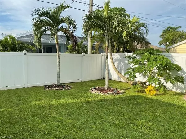 Cape Coral, FL 33904,320 SE 28th TER
