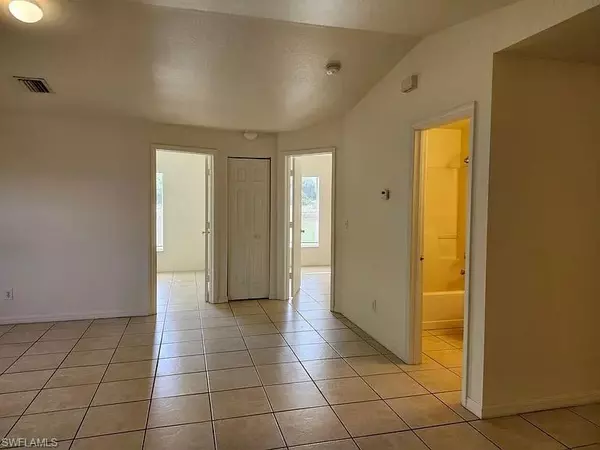 Lehigh Acres, FL 33973,1122 Harry AVE S