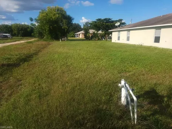Lehigh Acres, FL 33973,1122 Harry AVE S