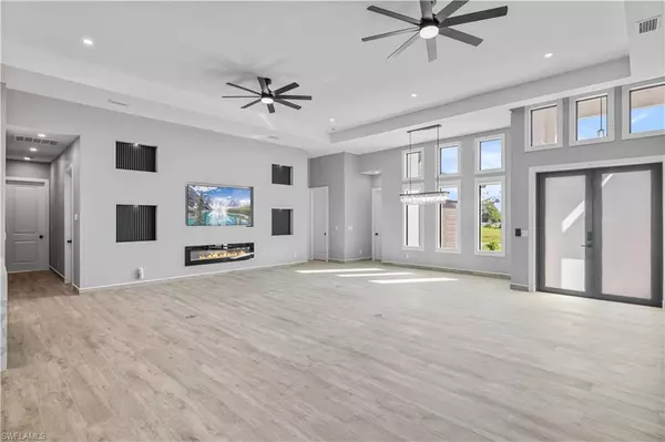 Cape Coral, FL 33991,446 SW 18th CT