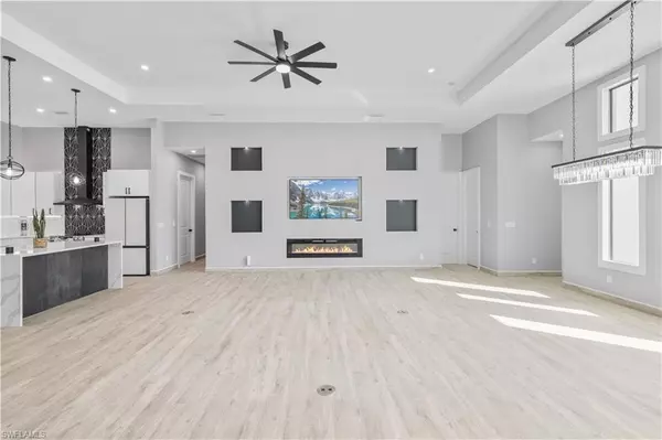 Cape Coral, FL 33991,446 SW 18th CT