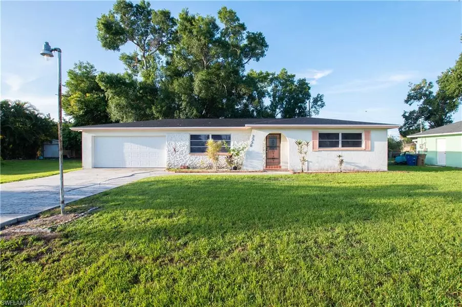 2330 Caladium RD, Fort Myers, FL 33905