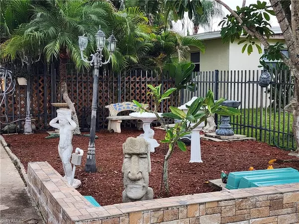 North Fort Myers, FL 33917,1370 Harbor View DR