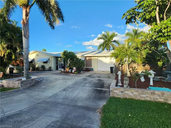 1370 Harbor View DR, North Fort Myers, FL 33917