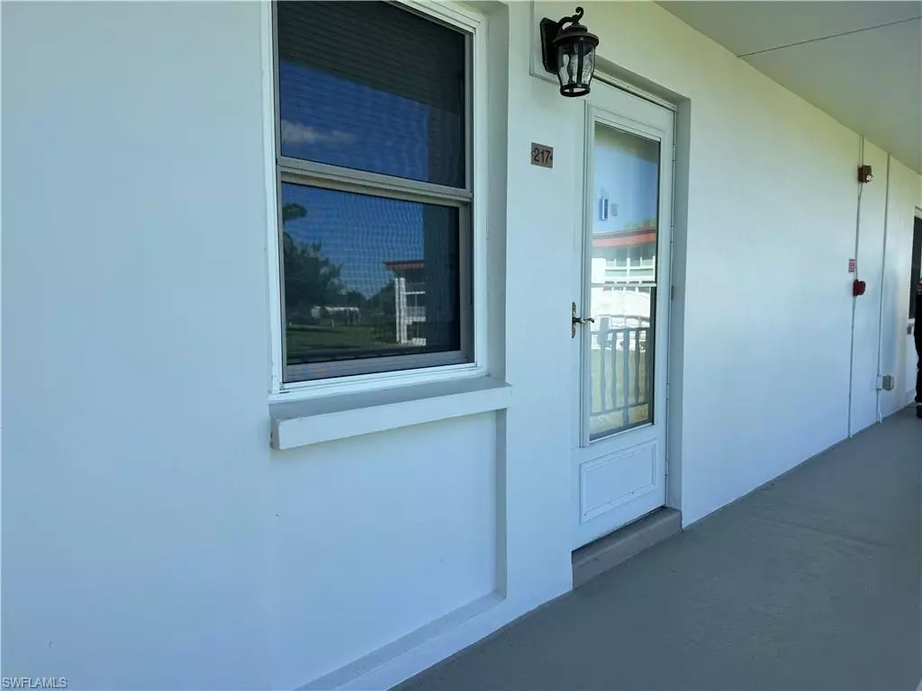 Fort Myers, FL 33907,1700 Pine Valley DR #217