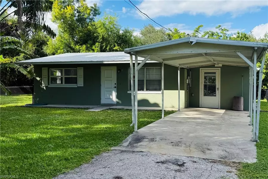 4145 Saums DR, North Fort Myers, FL 33903