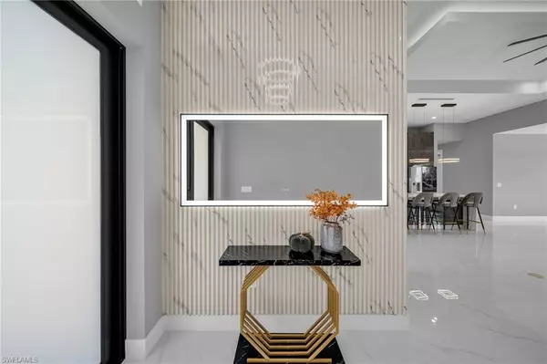 Cape Coral, FL 33991,805 SW 10th PL