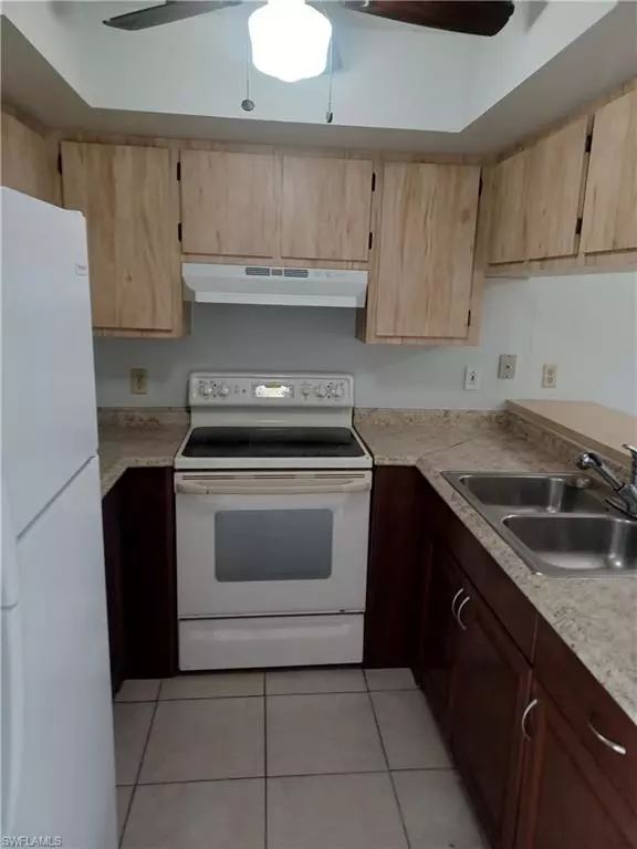 Cape Coral, FL 33914,913 Gleason PKWY #1