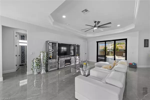 Cape Coral, FL 33990,2419 Country Club BLVD