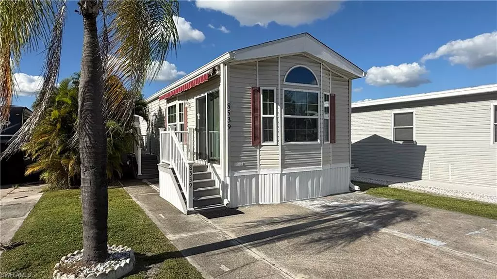 8539 Pepperwood DR, Estero, FL 33928