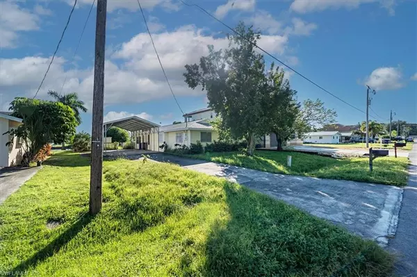 Fort Myers, FL 33905,2032 Bahama AVE