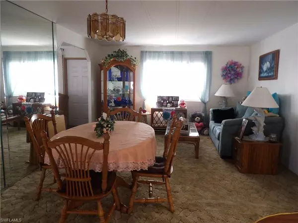 North Fort Myers, FL 33917,737 KNOTTY PINE CIR