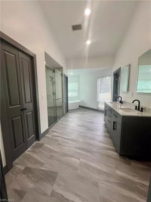 Fort Myers, FL 33908,5030 Harborage DR