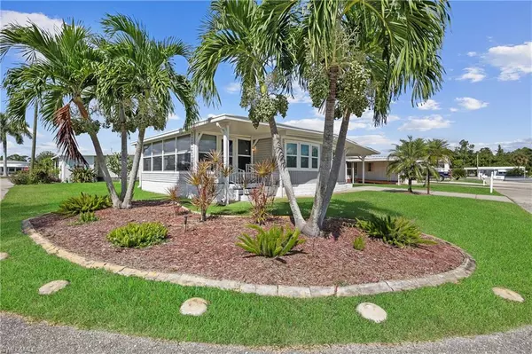 North Fort Myers, FL 33917,511 Pine Tree CT