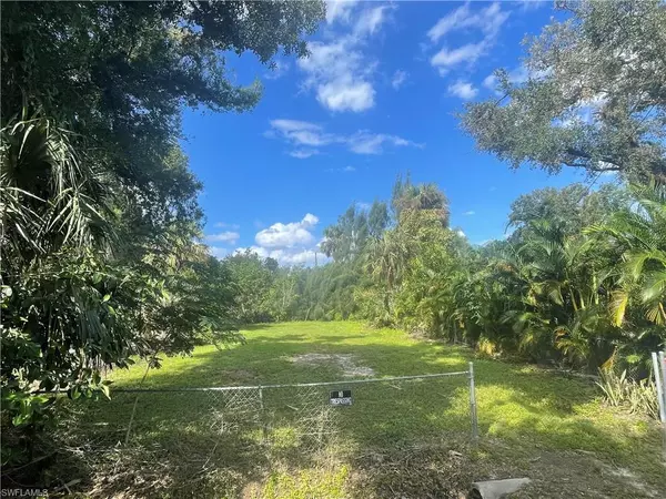 North Fort Myers, FL 33903,348 Capitol ST