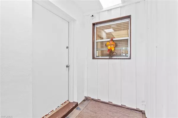 Fort Myers, FL 33919,5549 Boynton LN