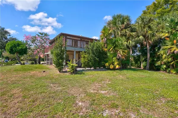 Fort Myers, FL 33967,8521 Cypress DR S