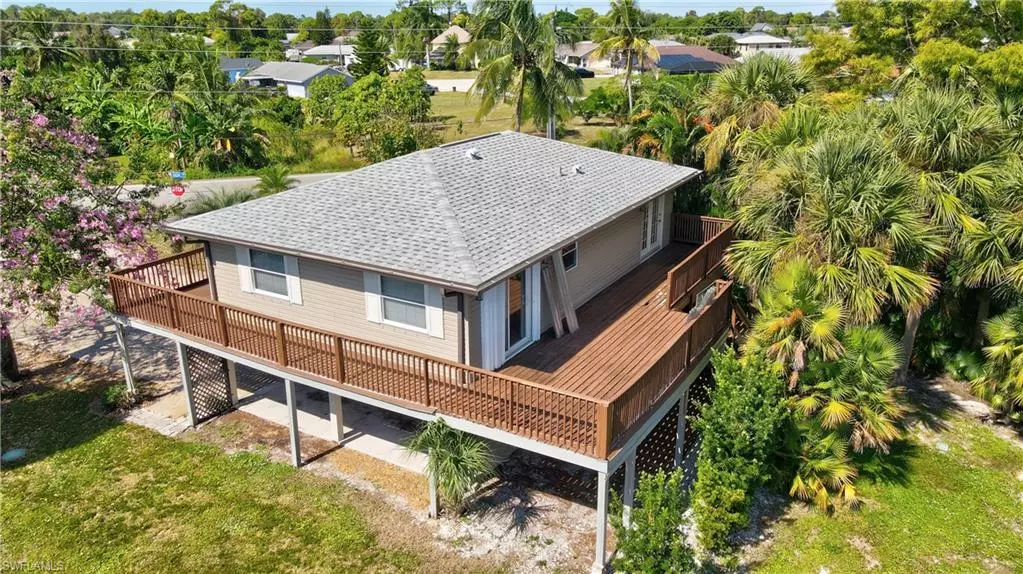 8521 Cypress DR S, Fort Myers, FL 33967