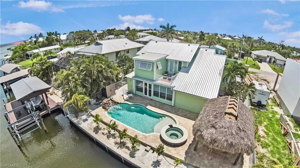 2372 Baybreeze ST, St. James City, FL 33956