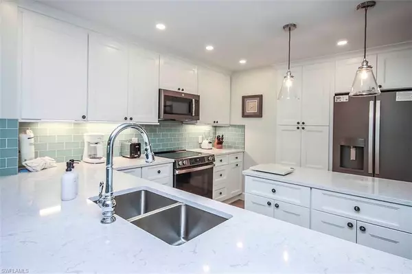 Sanibel, FL 33957,1785 Middle Gulf DR #B303