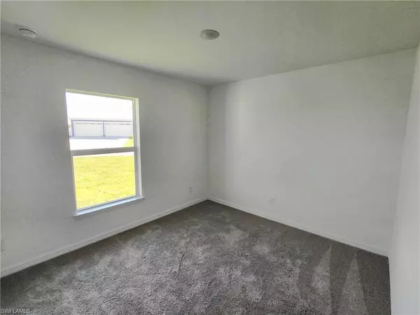 Cape Coral, FL 33993,909 NW 30th ST