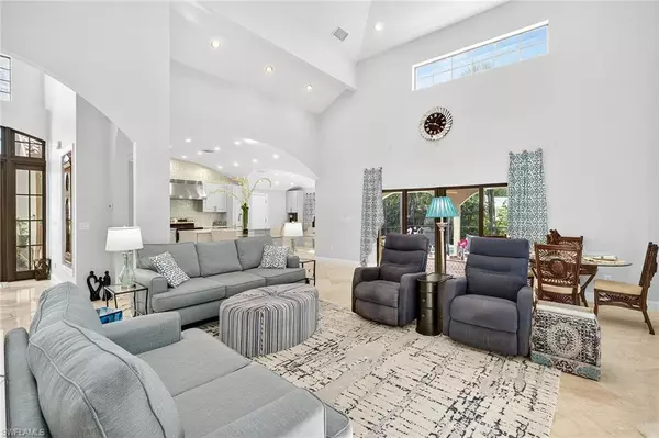 Sanibel, FL 33957,732 Windlass WAY