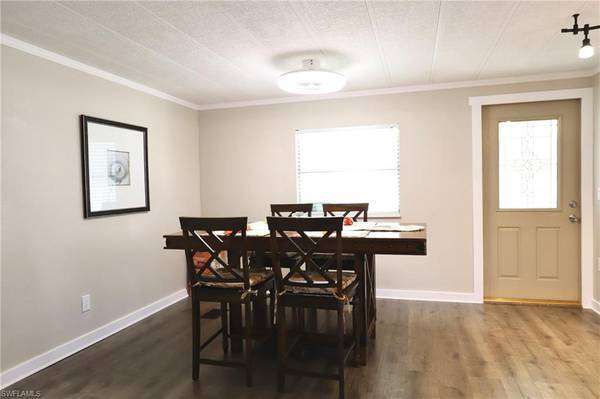 North Fort Myers, FL 33917,5509 Colonial RD