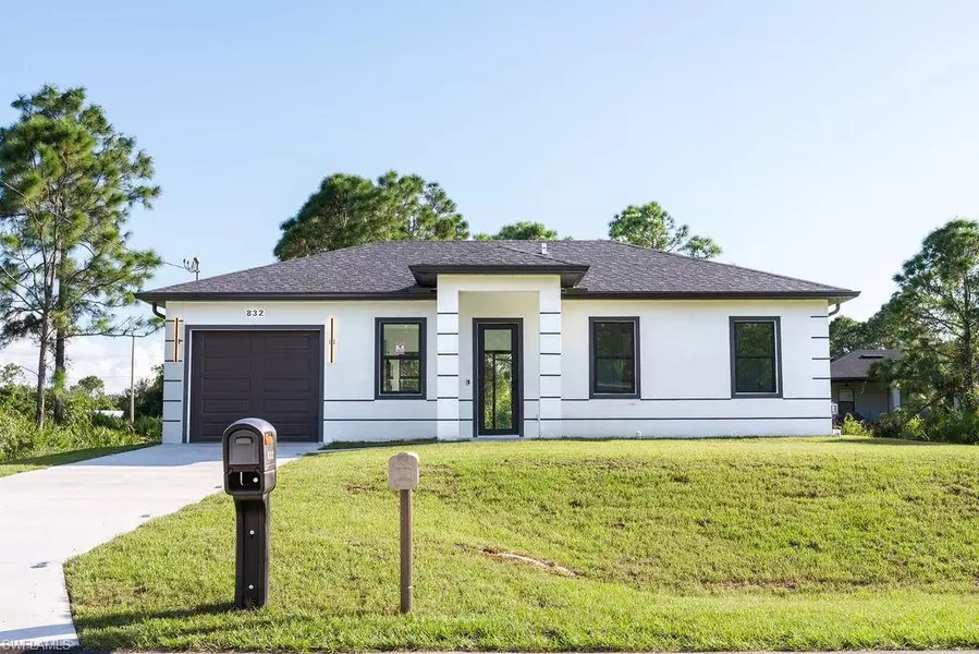 832 Carpenter ST E, Lehigh Acres, FL 33974