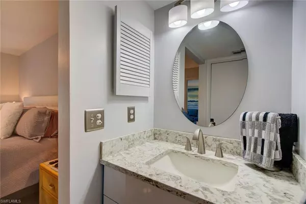 Naples, FL 34116,1232 Commonwealth CIR #P103