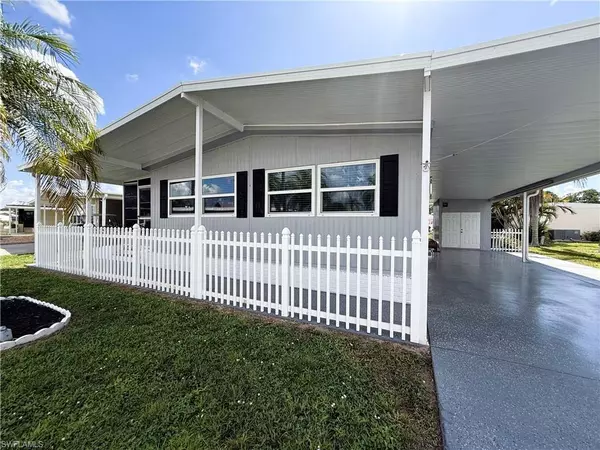 472 Nicklaus BLVD, North Fort Myers, FL 33903