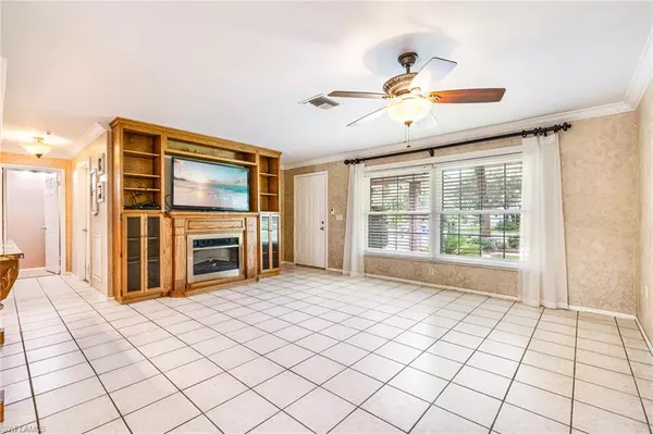 North Fort Myers, FL 33917,17371 Williamsburg DR