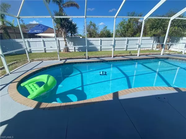 1216 NW 15th PL, Cape Coral, FL 33993