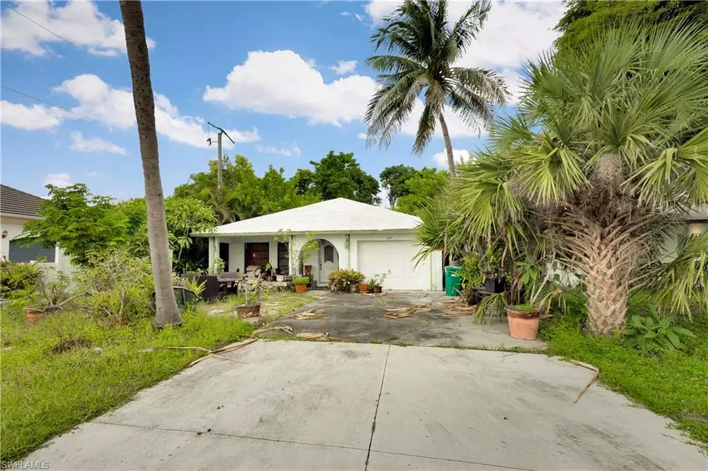 Naples, FL 34108,509 110th AVE N