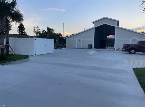 621 Joel BLVD, Lehigh Acres, FL 33936