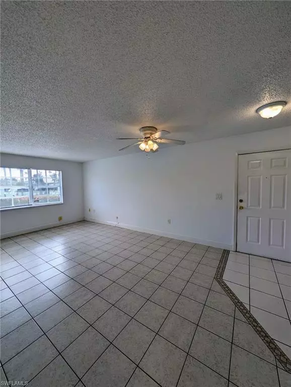 Fort Myers, FL 33916,3407 Winkler AVE #319