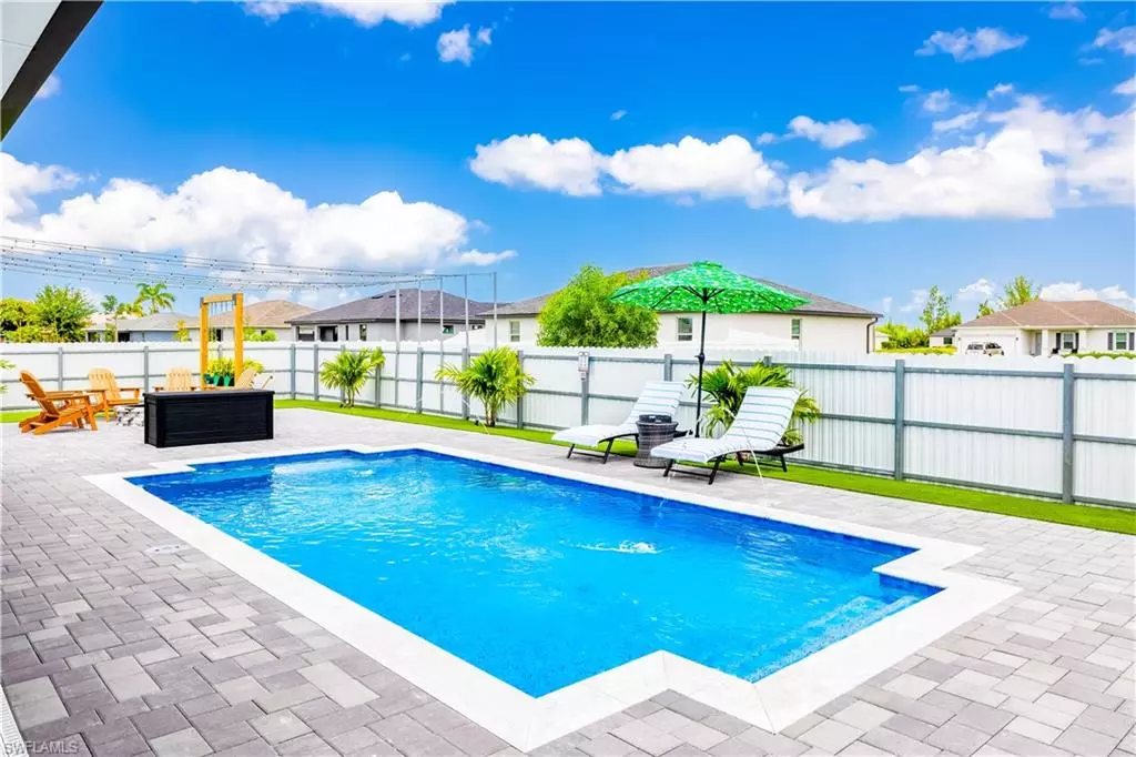 Cape Coral, FL 33993,2005 Diplomat PKWY W