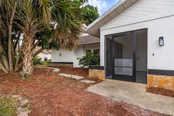 Cape Coral, FL 33993,1124 NW 1st PL