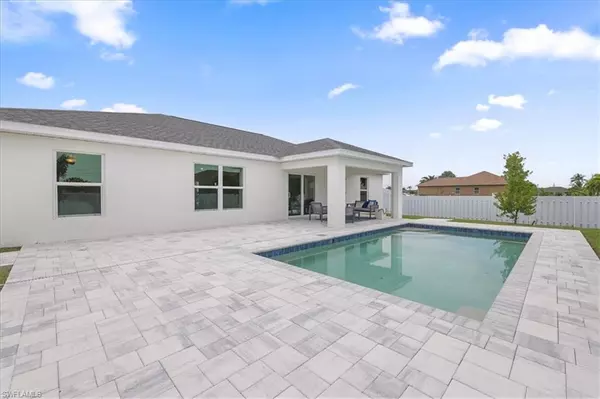 1220 NW 14th PL, Cape Coral, FL 33993