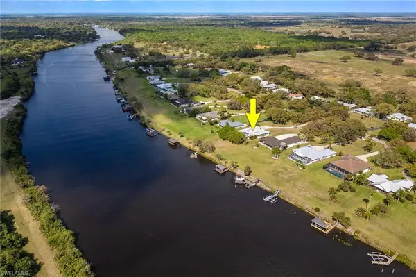 Labelle, FL 33935,1261 Riverbend DR