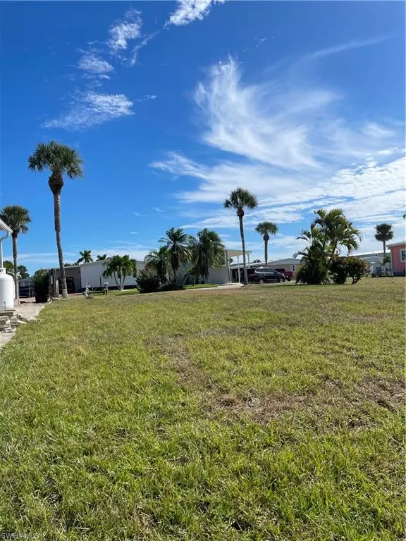 Fort Myers Beach, FL 33931,17720 Peppard DR