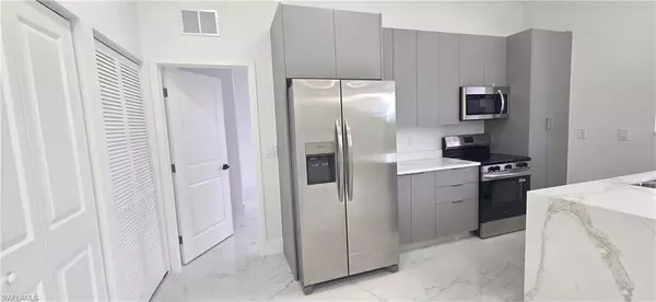 Cape Coral, FL 33909,306 NE 10th TER