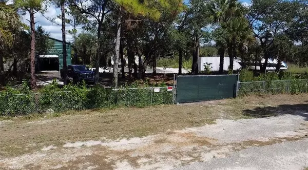 Lehigh Acres, FL 33972,634 Jackie CT