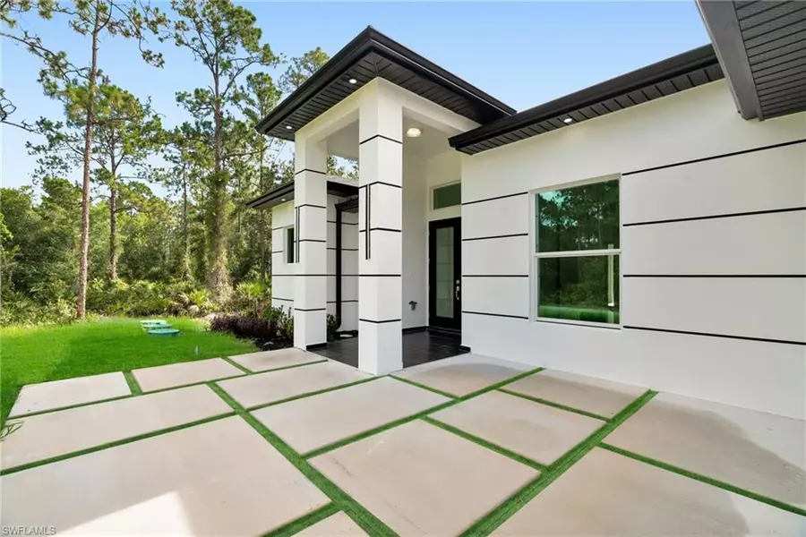 1021 Moore AVE, Lehigh Acres, FL 33972