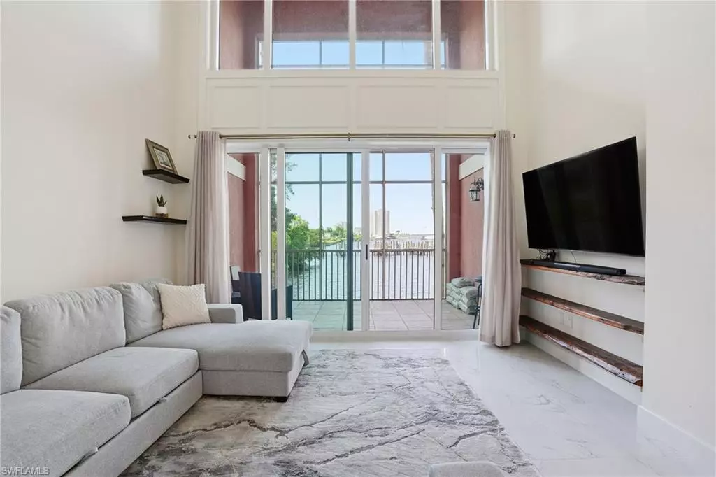 Fort Myers, FL 33916,2743 1st ST #109