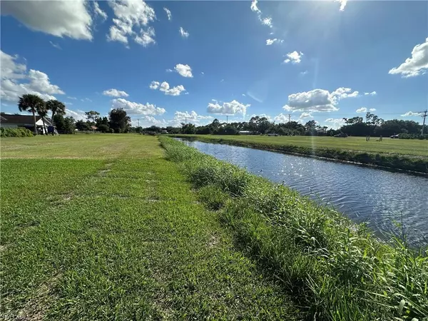 Lehigh Acres, FL 33936,1415 Ford CT