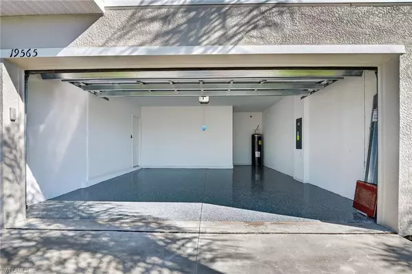 Lehigh Acres, FL 33974,19525 Fairhill CT