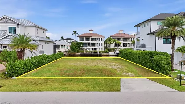 Naples, FL 34108,469 Trade Winds AVE