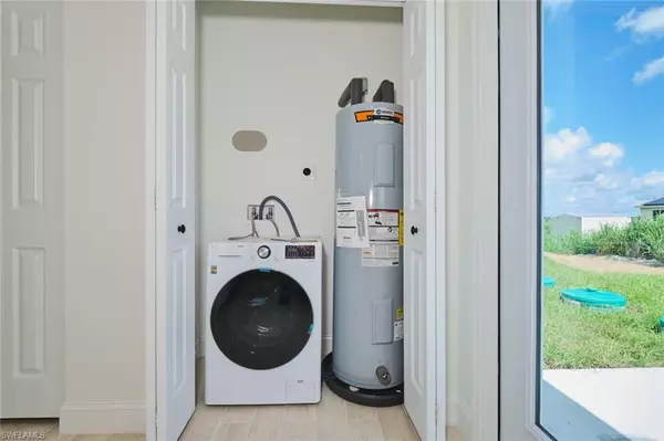 Alva, FL 33920,23031 Roundtree AVE