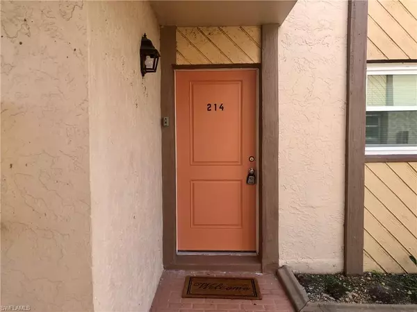 Fort Myers, FL 33908,16881 Davis RD #214